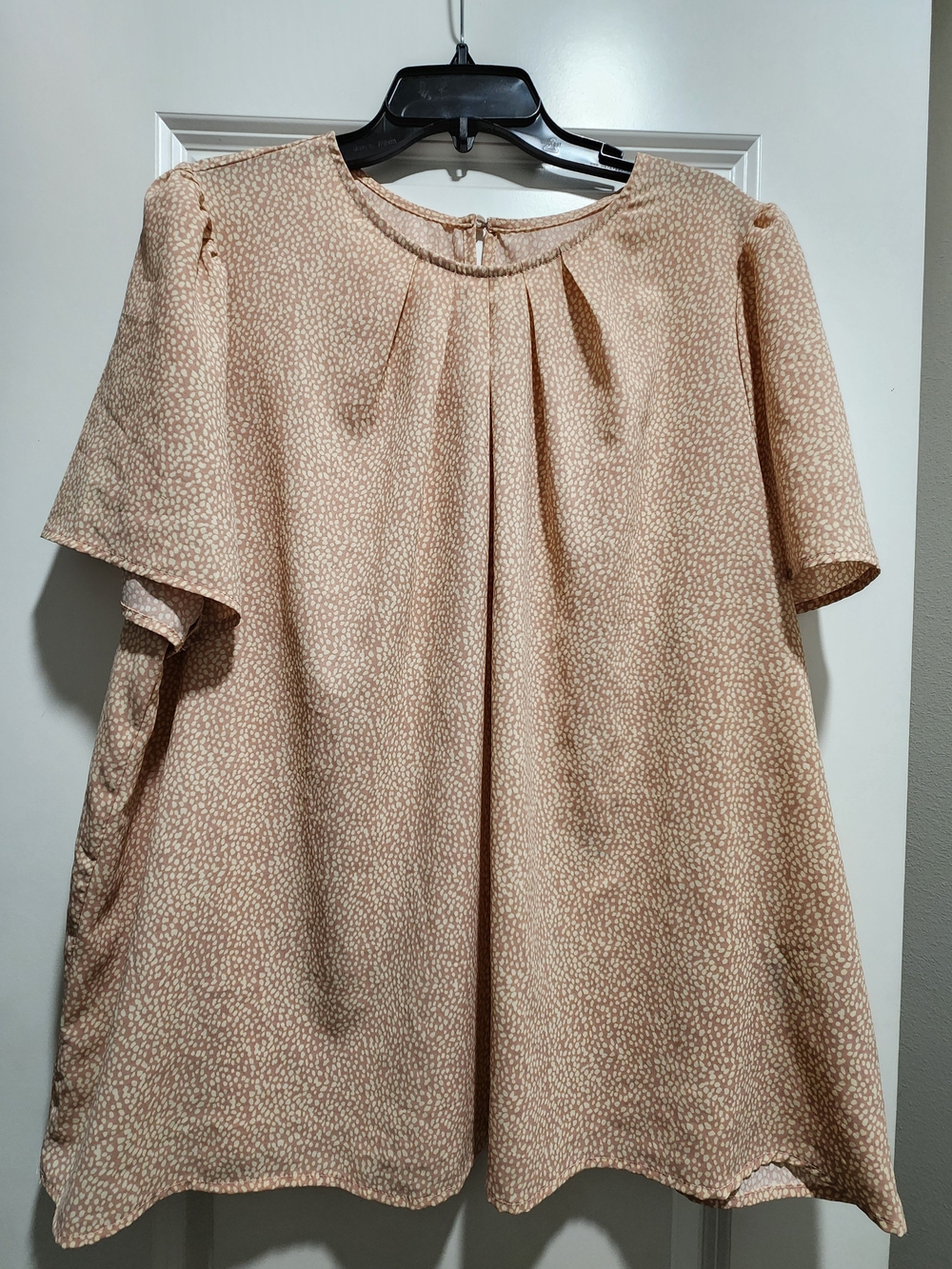 SHEIN Blush Cream Dot-Print Short Sleeve Tunic